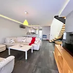 In A Modern With A Private Pool In Villa Çeşme