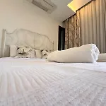 In A Modern With A Private Pool In * Çeşme