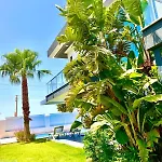 In A Modern With A Private Pool In Çeşme