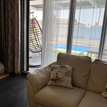 In A Modern With A Private Pool In فيلة