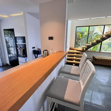 فيلة In A Modern With A Private Pool In Çeşme