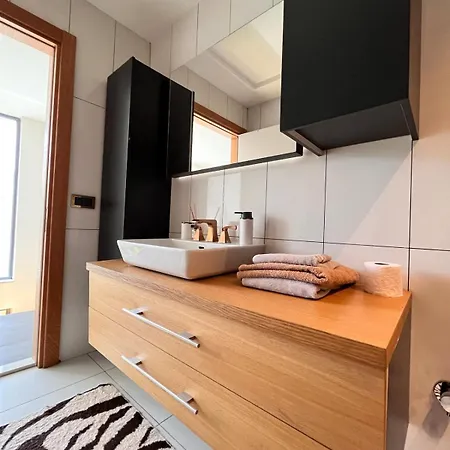 فيلة In A Modern With A Private Pool In Çeşme