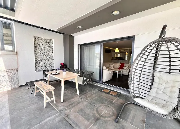 Villa In A Modern With A Private Pool In Cesme