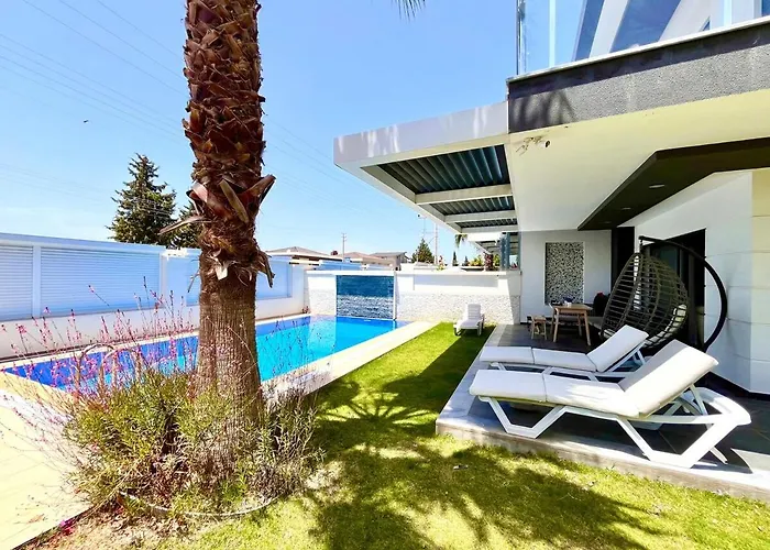 Villa In A Modern With A Private Pool In *