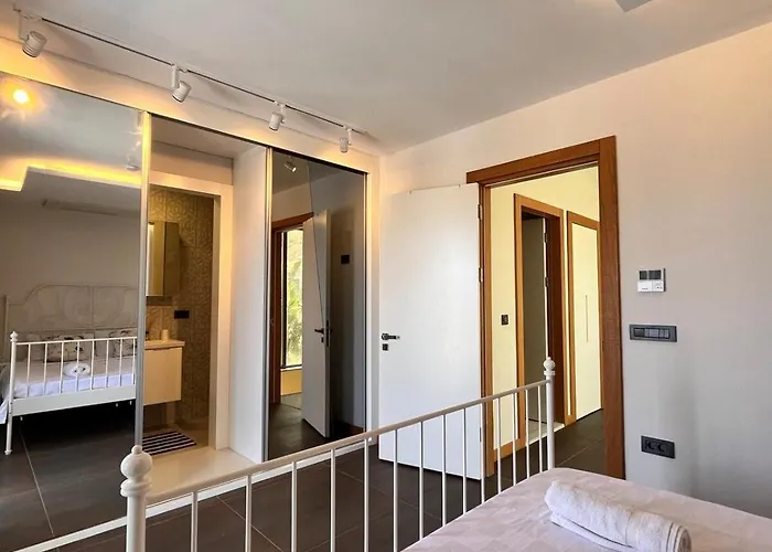 Villa In A Modern With A Private Pool In *