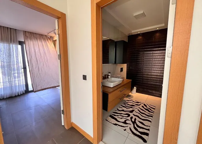 In A Modern With A Private Pool In * Cesme