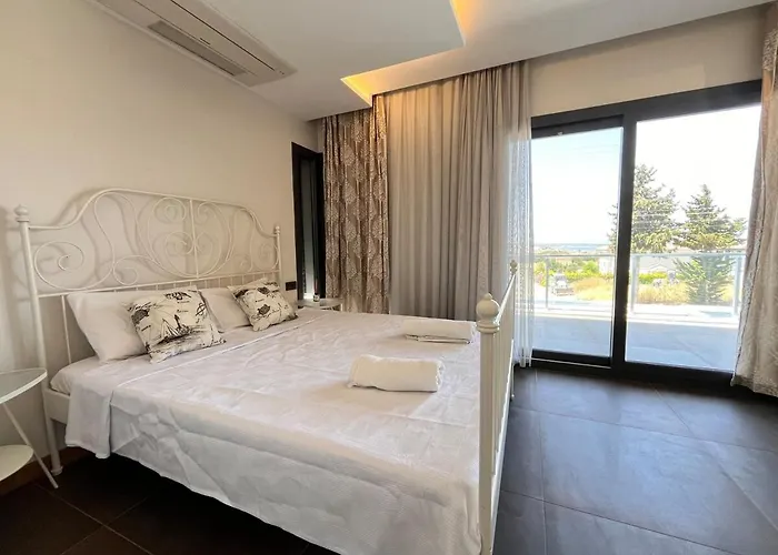 Villa In A Modern With A Private Pool In