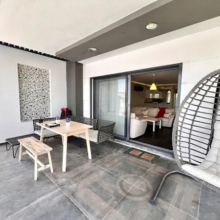 Villa In A Modern With A Private Pool In Çeşme