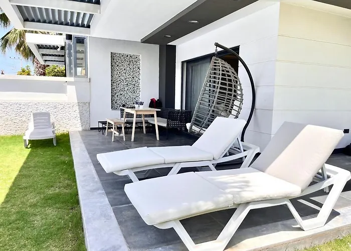 In A Modern With A Private Pool In 别墅 *