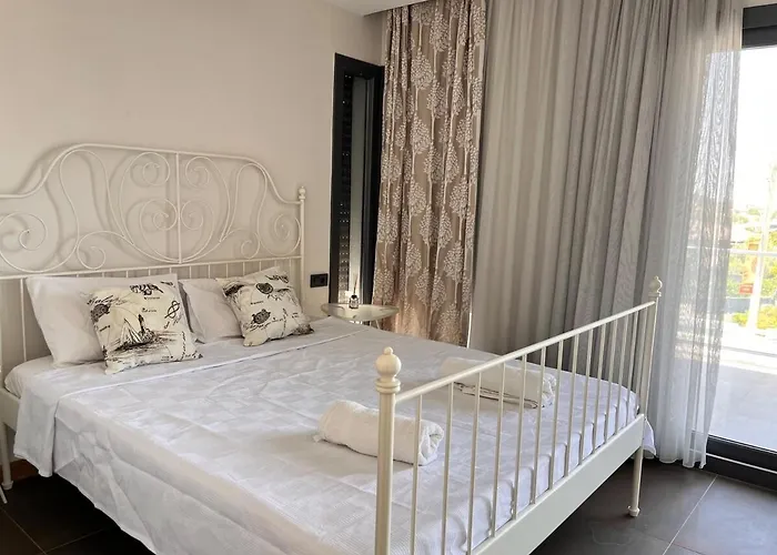 别墅 In A Modern With A Private Pool In