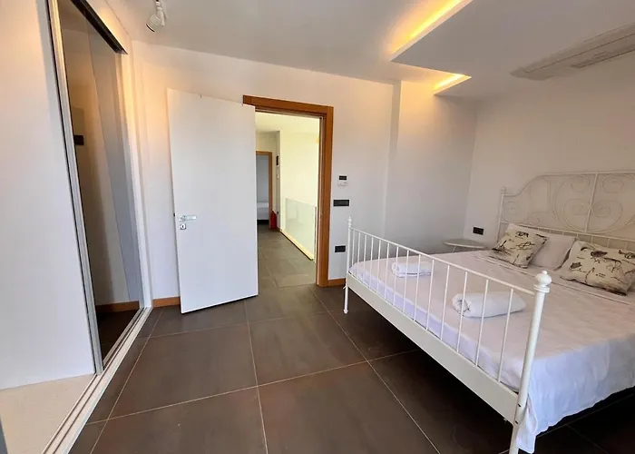 In A Modern With A Private Pool In Çeşme