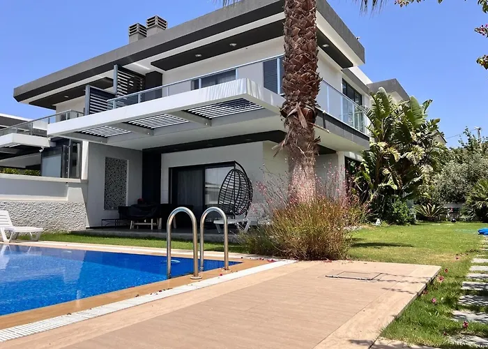 In A Modern With A Private Pool In Çeşme